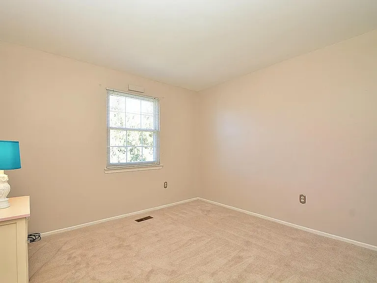 5036 Hilltop Acres Rd — Photo 8