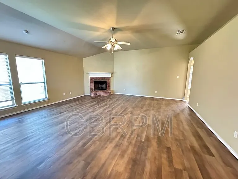 5207 Harvard St — Photo 3