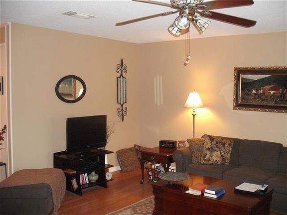 2nd image of 3809 Bamboo St