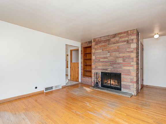 5th image of 6953 W Montrose Ave