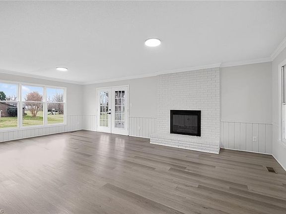 5th image of 1516 Country Ln