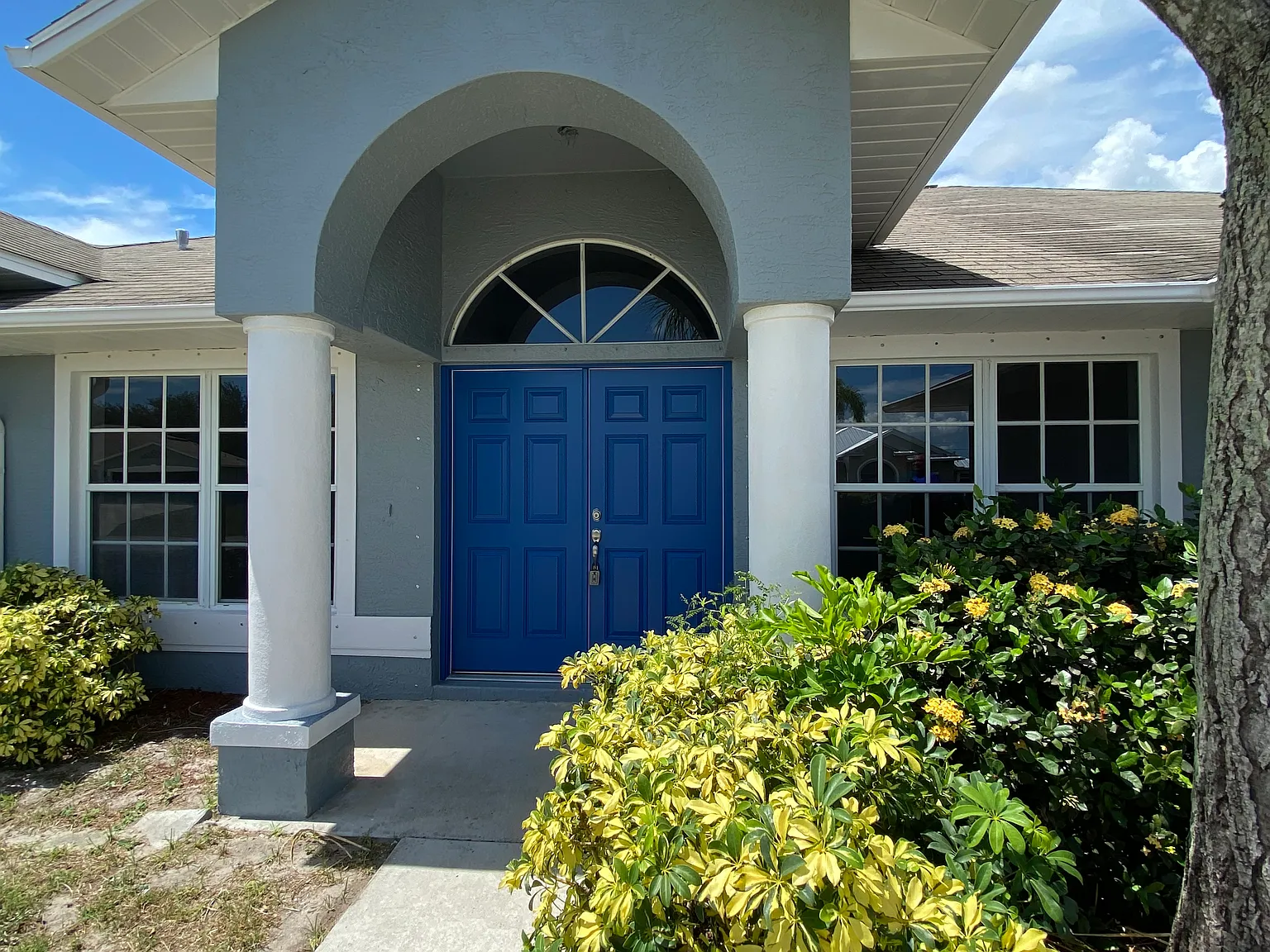 3 bed, 2006 sqft, $2,395 — Photo 2