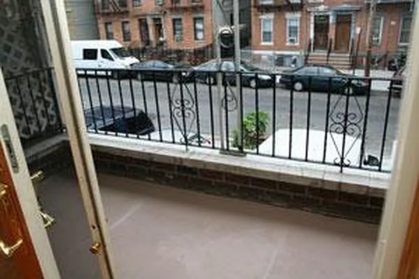 Rented by Maz Group NY | media 25