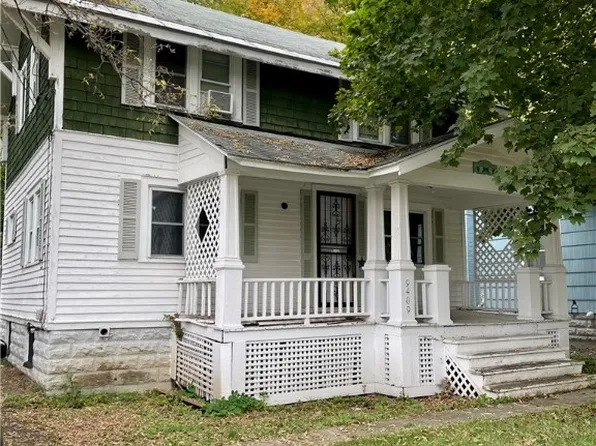 9409 Hamilton St, Chadwicks, NY 13319