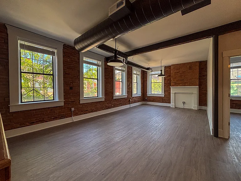 1318 Main St #1 — Photo 18