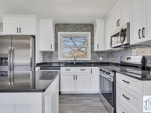 2nd image of 200 Blue Ridge Ln