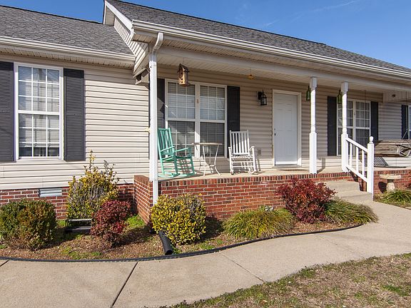 3rd image of 110 W McCoury Ln