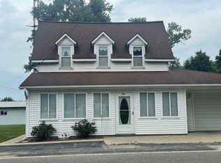 105 John St, Plainville, IN