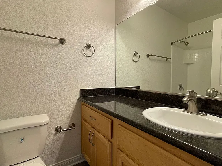 Park Plaza Apartments — Photo 48