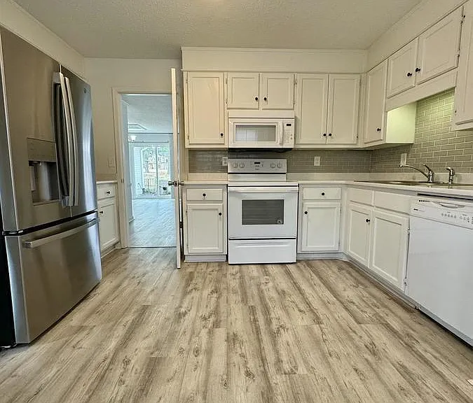 1722 Saint Charles Pl — Photo 3