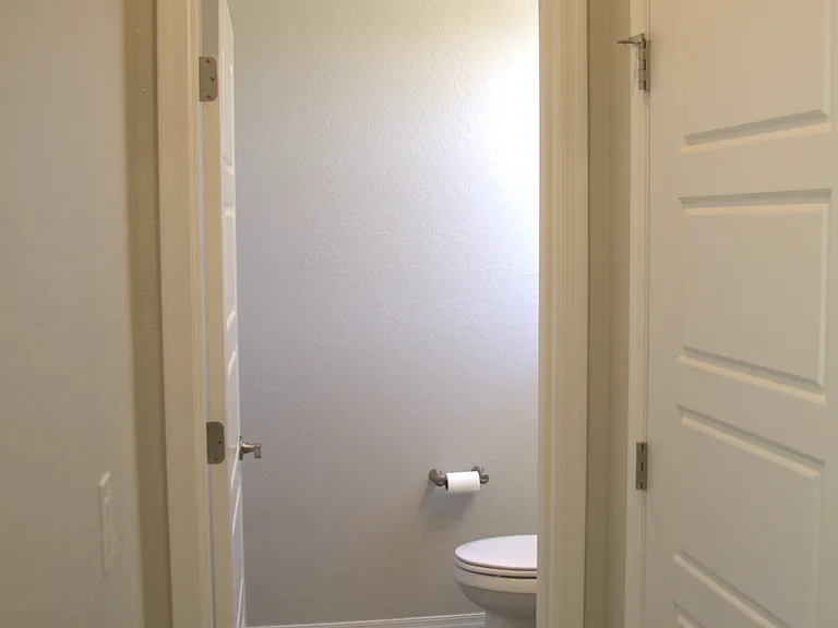 1676 E Hampton Ln — Photo 9