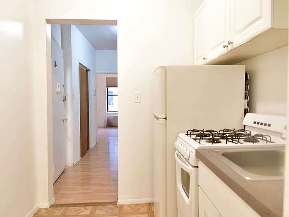 5th image of 418 E 73rd St #44FE