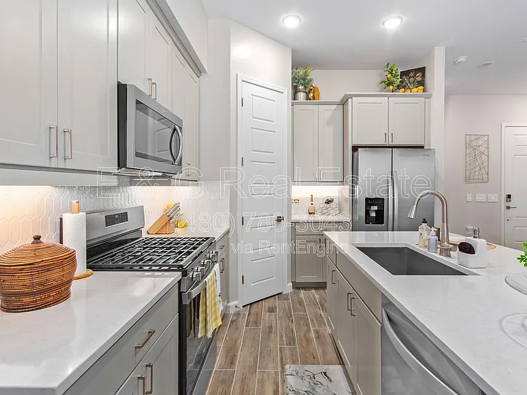 4826 E Helena Dr — Photo 9