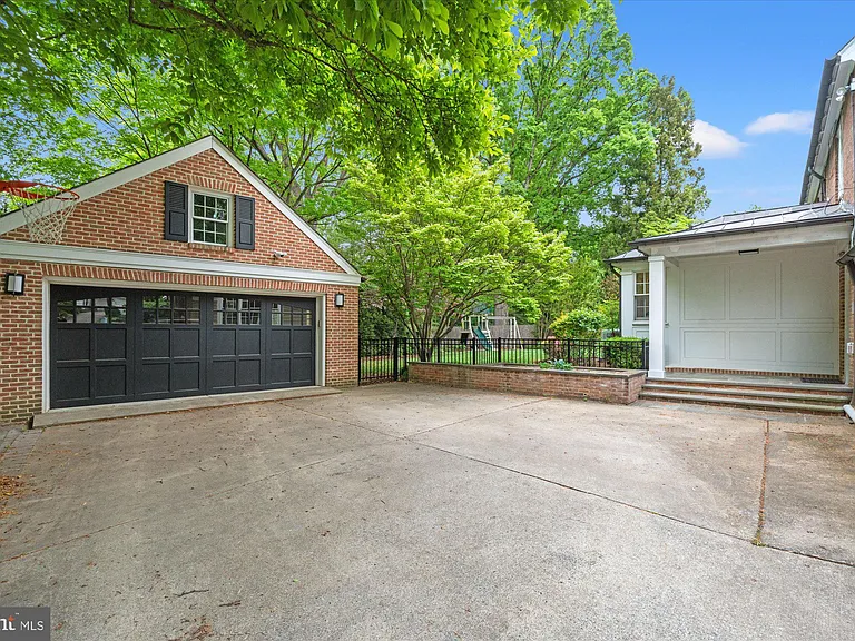 3701 Blackthorn Ct — Photo 37