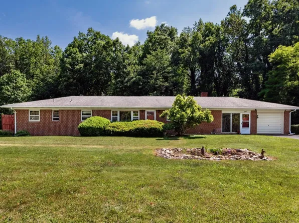 245 Crimora Mine Rd, Crimora, VA 24431