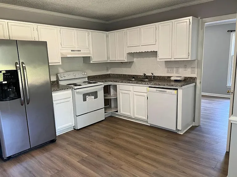 1307 Newfoundland Ct — Photo 13