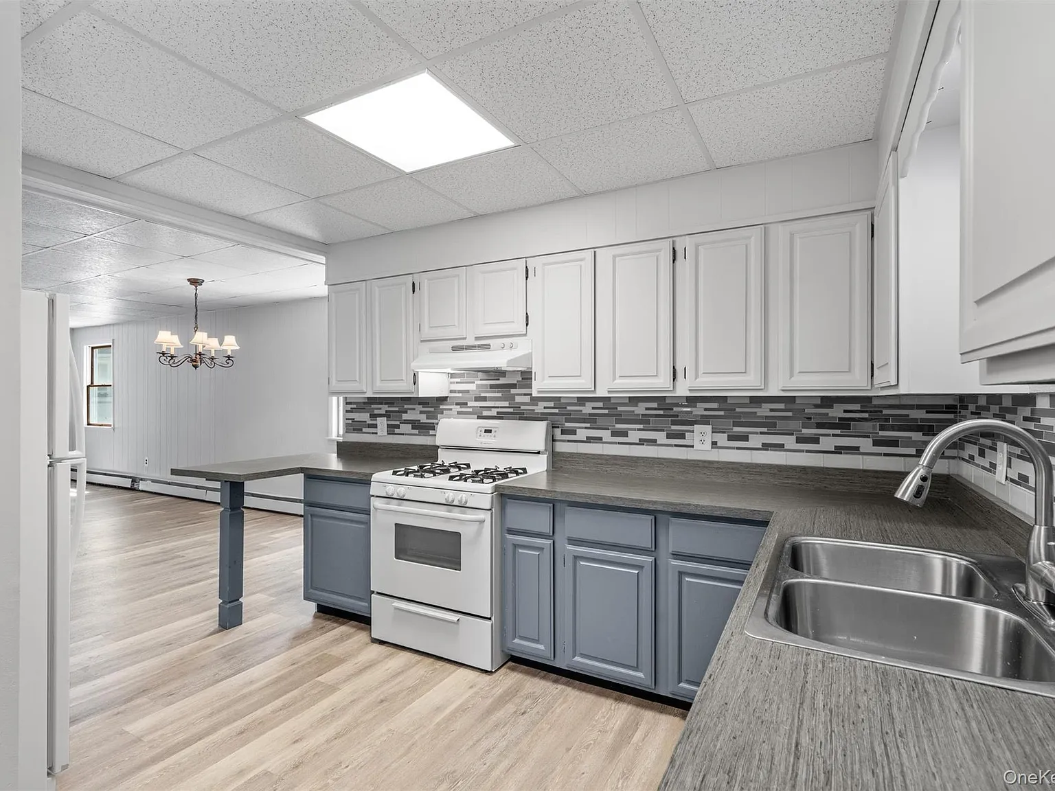 2 bed, 1.0 bath, 1056 sqft, $2,300 — Photo 3