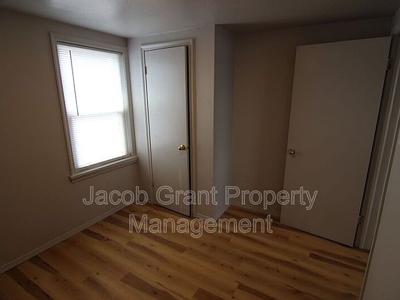 3rd image of 4719 Yellowstone Ave APT 8