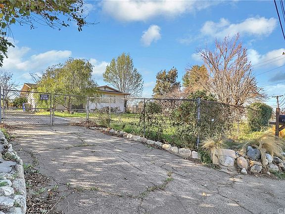 4th image of 33833 Avenue E