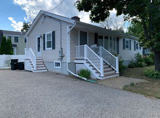33 Arlington St, Amesbury, MA 01913