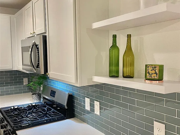 21722 Piscinola Ln — Photo 4
