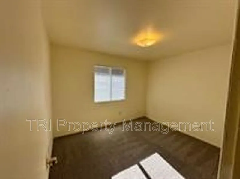 2 bed, 1.0 bath, $1,495 — Photo 4