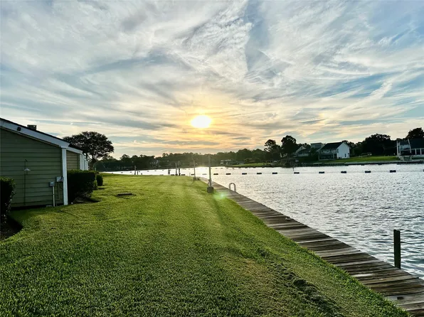 7 April Point Dr S #7, Montgomery, TX 77356