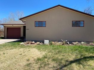 1808 Lark Bunting Ln, Pueblo, CO 81001