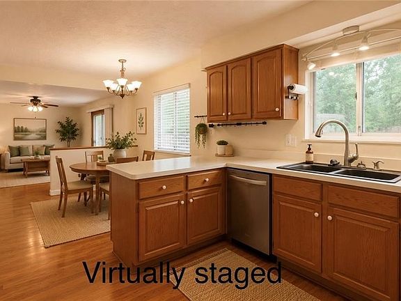 5th image of 8030 Grovewood Dr