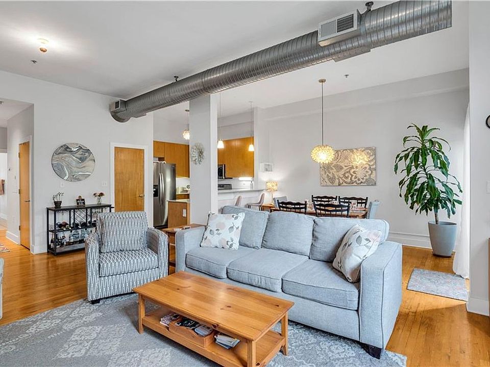 1st image of 15 Waddell St NE Suite 204