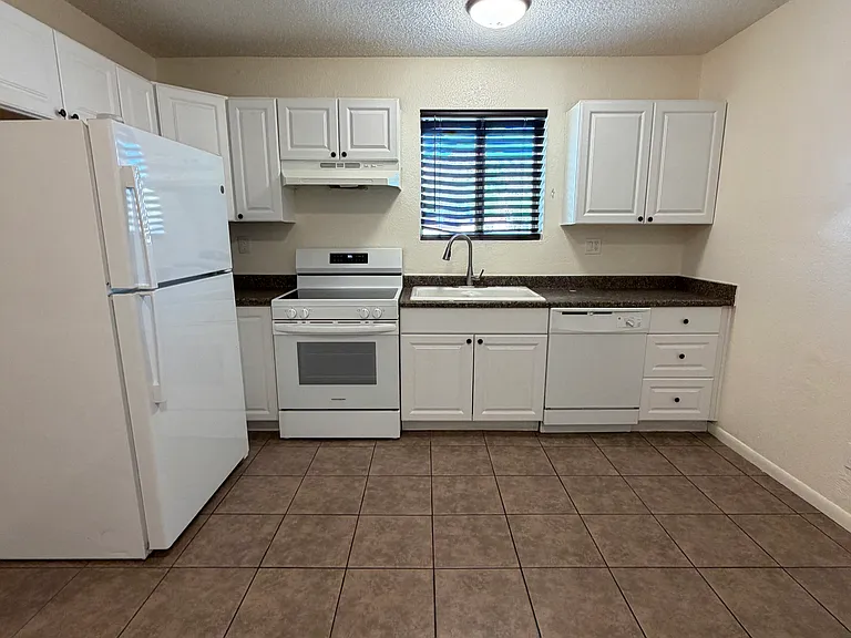 1420 E Brown St #A — Photo 2