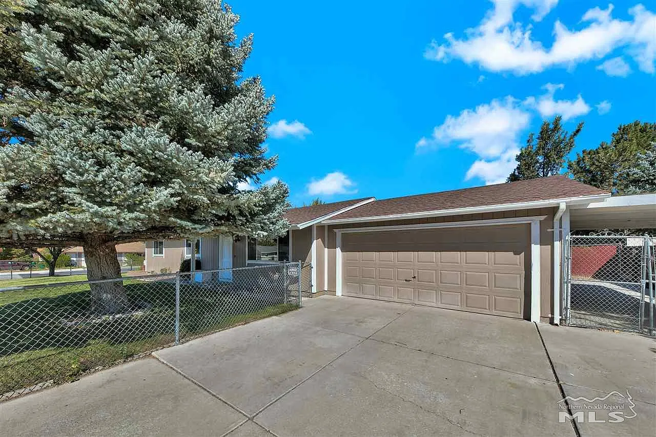 3228 Gordonia Dr photo 1