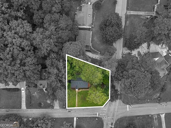 2nd image of 1995 Venetian Dr SW