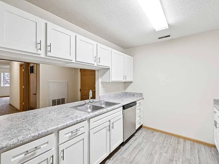 Northbrook Apartments — Photo 268