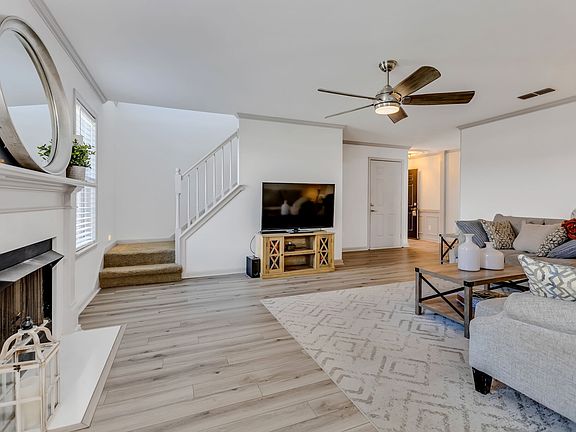 5th image of 2755 Stonehedge Dr