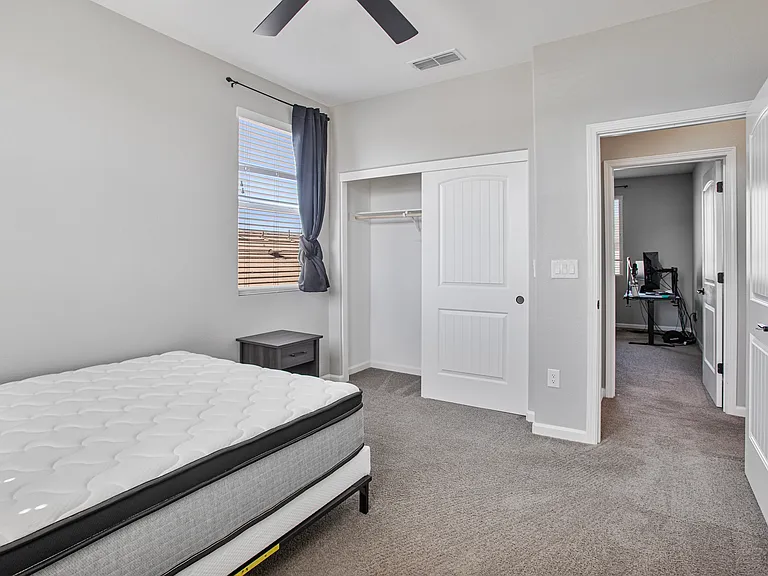 419 Daffodil Dr #2 — Photo 6