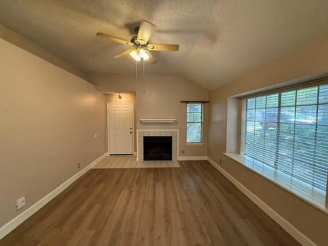 13014 Staton Dr — Photo 2