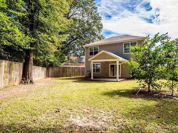 3rd image of 914 Aurelias Pl