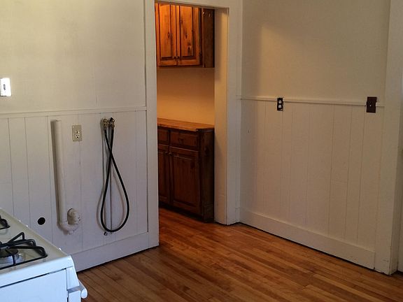 Washer/ dryer hookups in unit