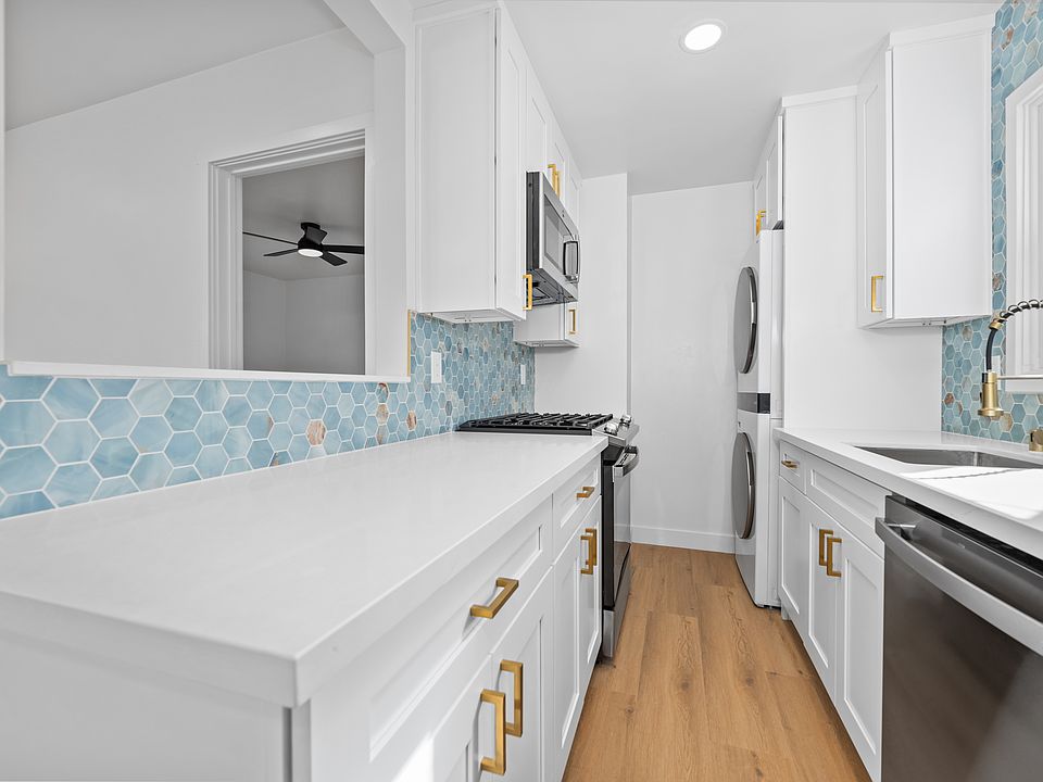 1st image of 868 Emerald St #870