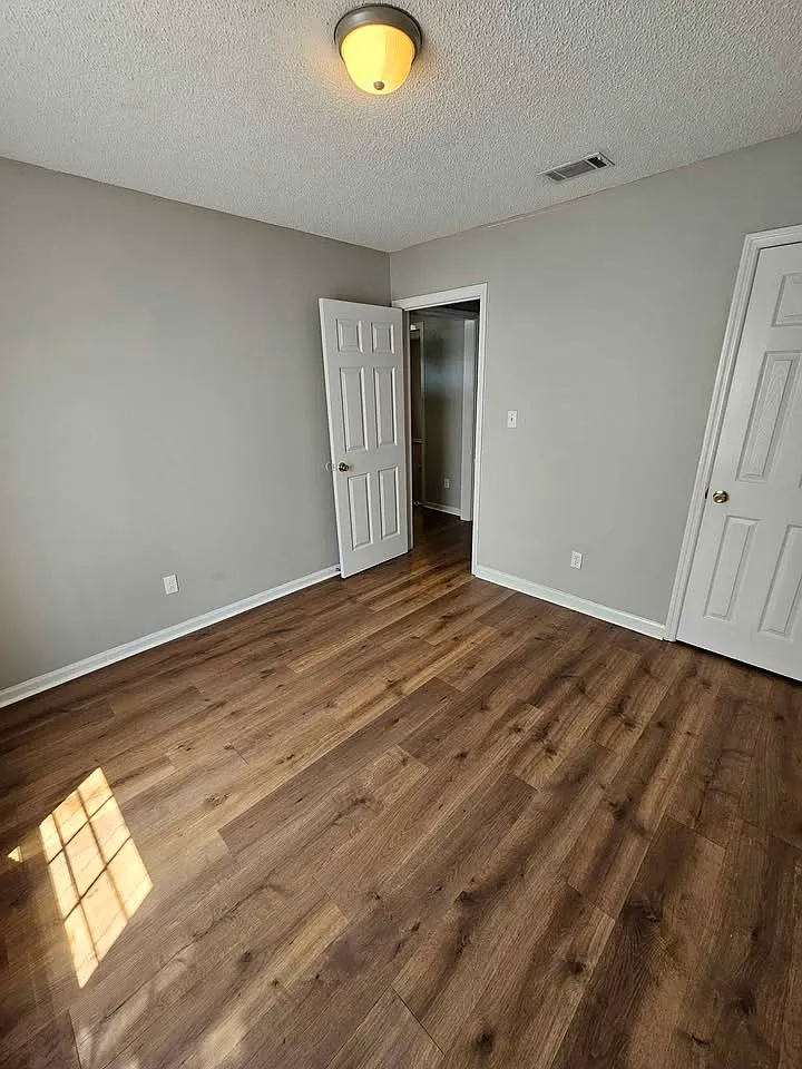 Building Photo - 2906 Callaway Cir
