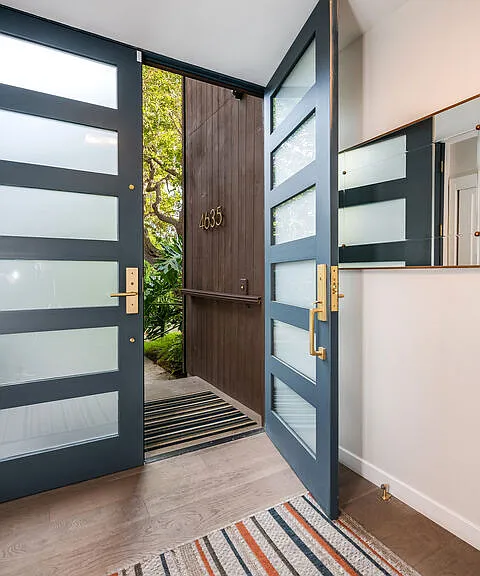 4635 Clybourn Ave — Photo 11