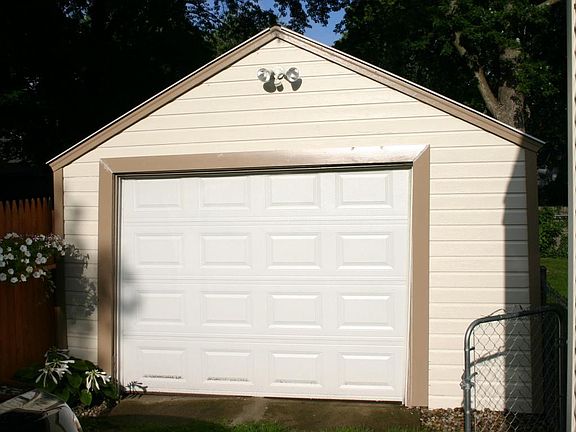 5th image of 3110 Whittier Dr