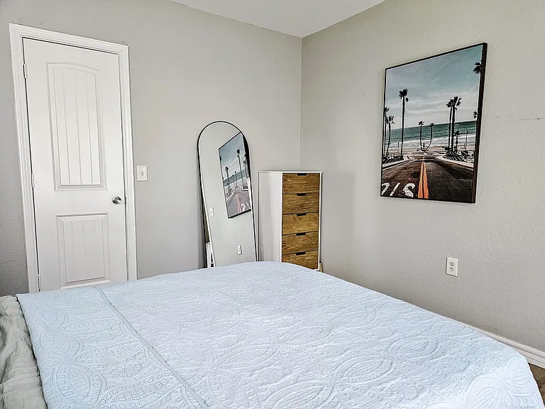 1241 Lowe St #1241 — Photo 2