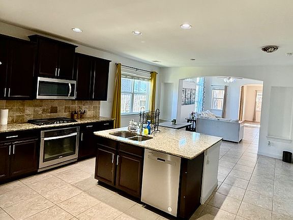 3rd image of 2206 Hidden Meadow Ln #1