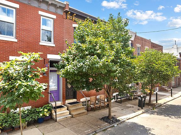 2nd image of 2225 Taggert St