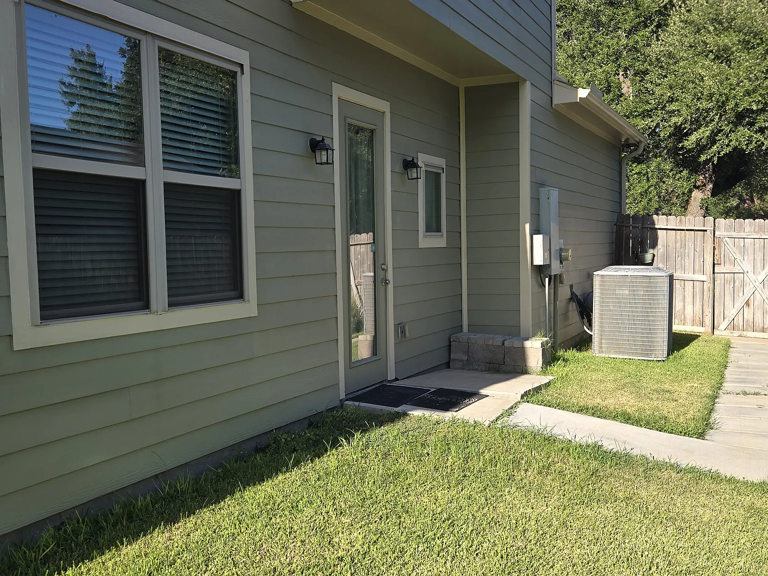 2607 Patna Dr — Photo 1