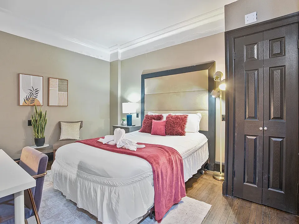 12 W 44th St #612