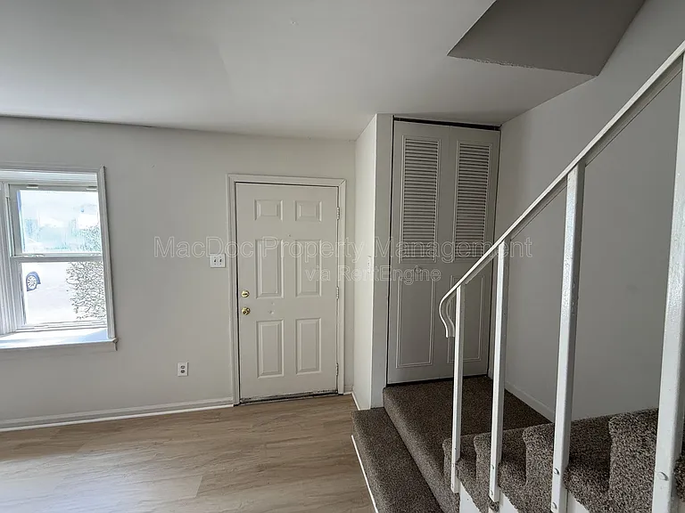809 Denton Cir — Photo 6