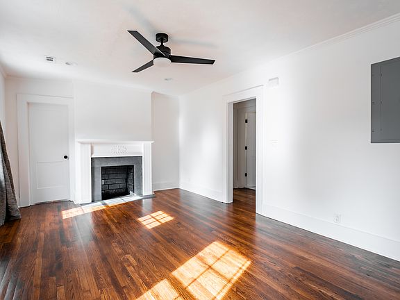 4th image of 2692 Knox St NE